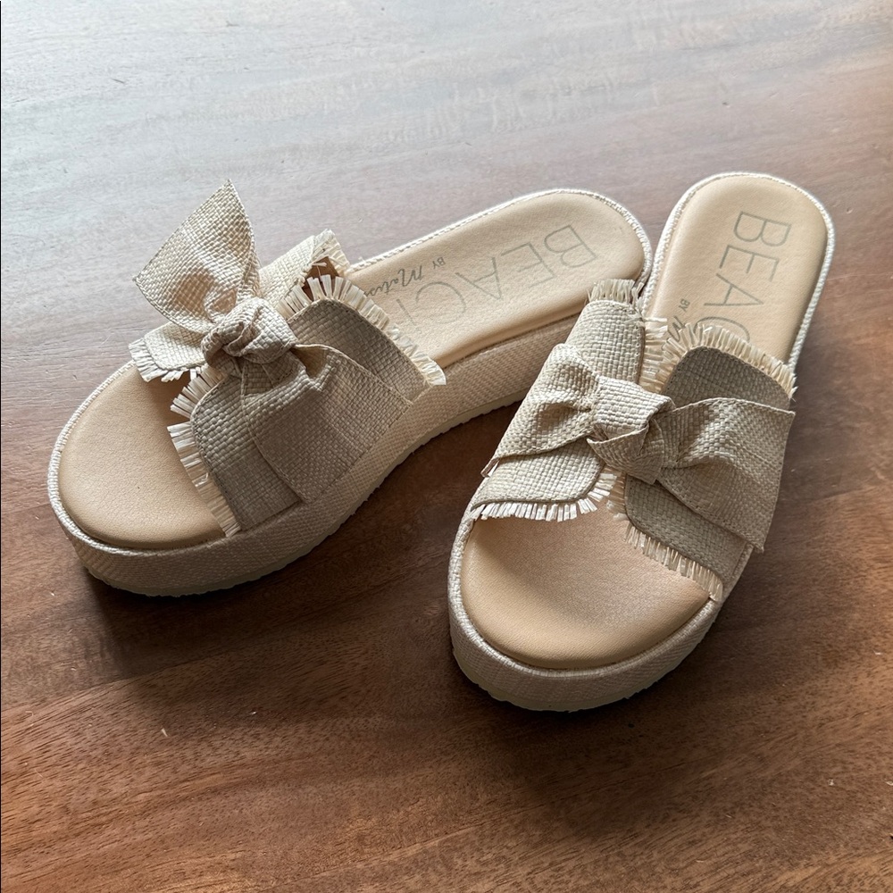 BEACH Beige Bow Accent Sandals